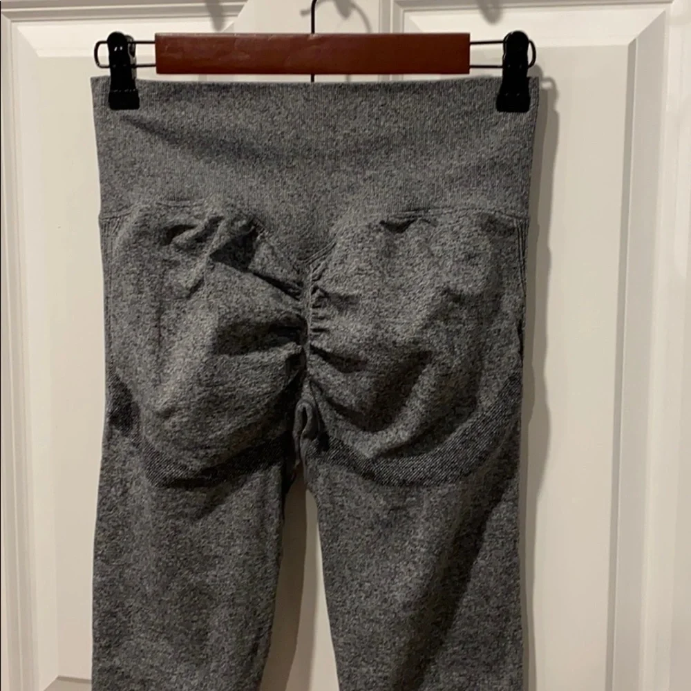 Butt Flattering Athletic Leggings Large